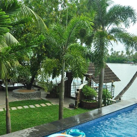 Ambadi'S Villa -Lake View Resort Pallipuram Exterior foto