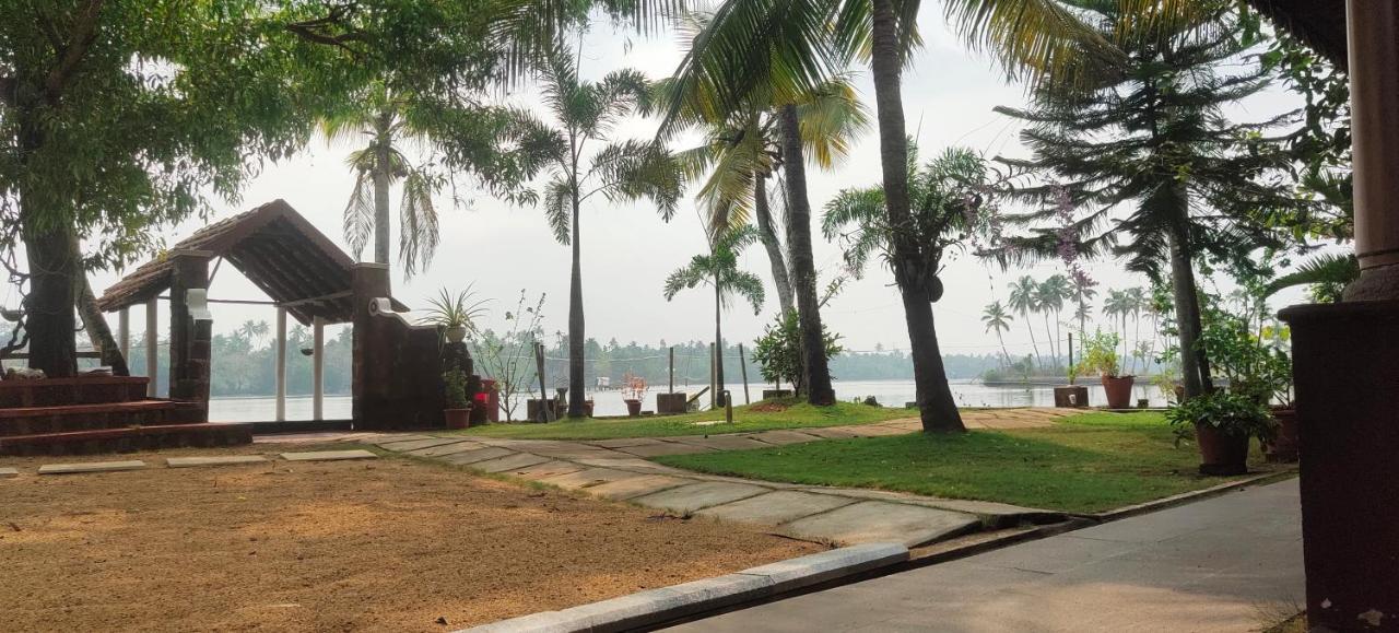 Ambadi'S Villa -Lake View Resort Pallipuram Exterior foto