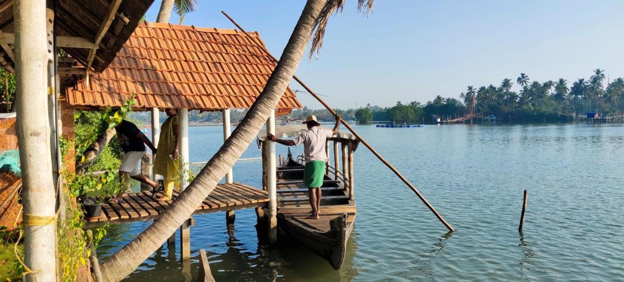 Ambadi'S Villa -Lake View Resort Pallipuram Exterior foto