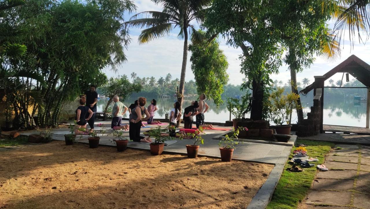 Ambadi'S Villa -Lake View Resort Pallipuram Exterior foto