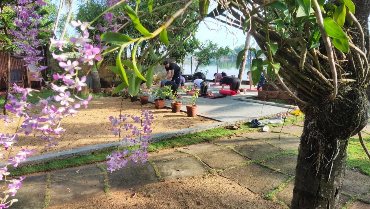 Ambadi'S Villa -Lake View Resort Pallipuram Exterior foto