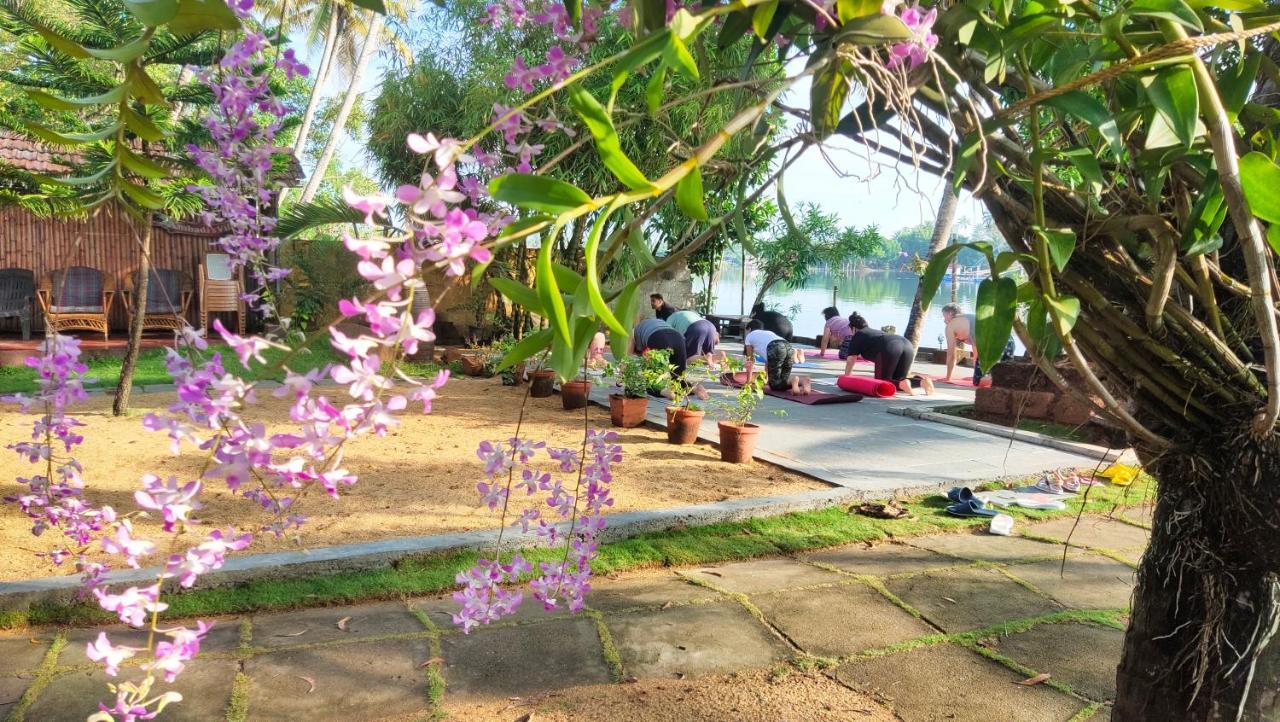 Ambadi'S Villa -Lake View Resort Pallipuram Exterior foto