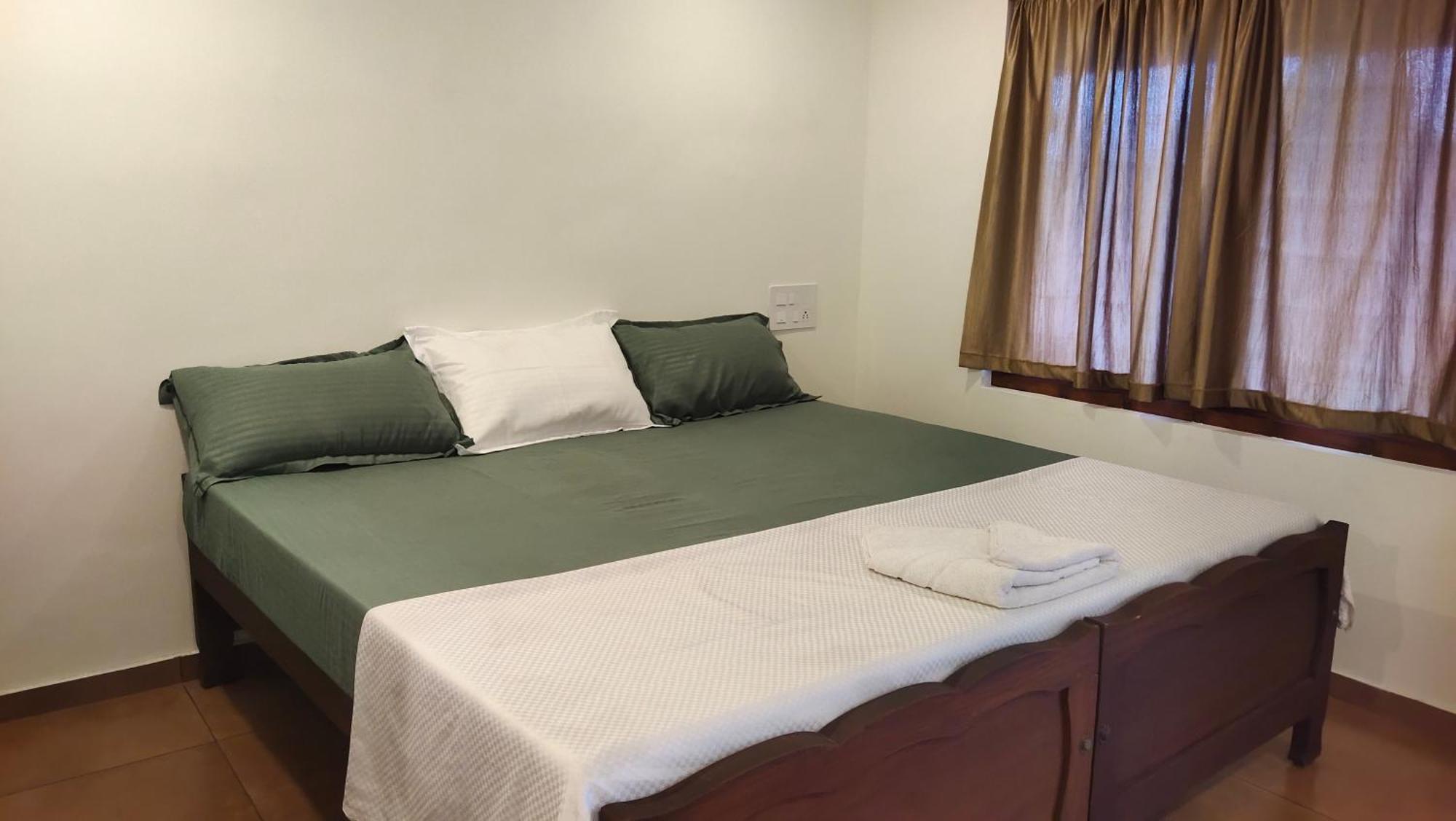 Ambadi'S Villa -Lake View Resort Pallipuram Exterior foto