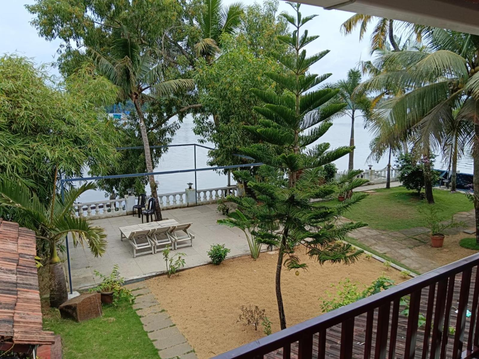 Ambadi'S Villa -Lake View Resort Pallipuram Exterior foto